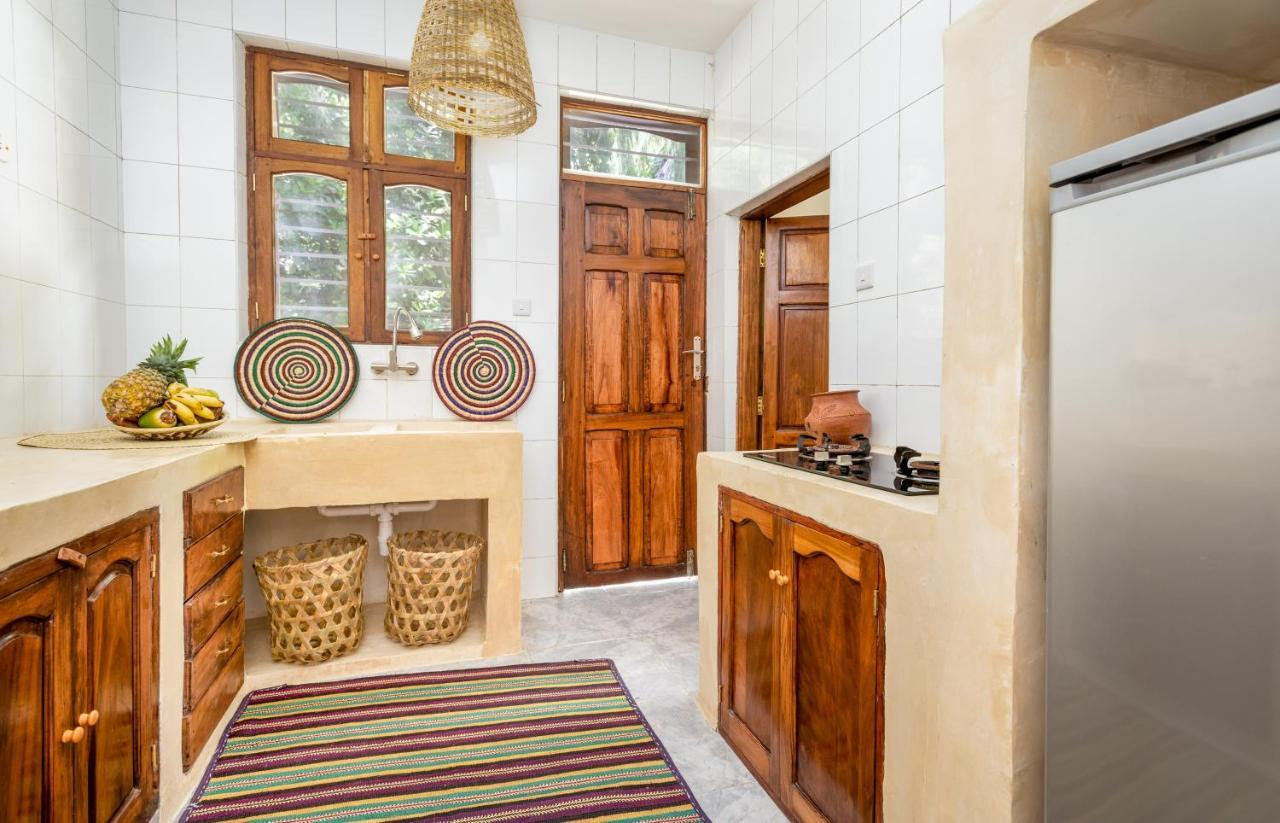 Kima Serviced Beach House & Suites Bwejuu Buitenkant foto