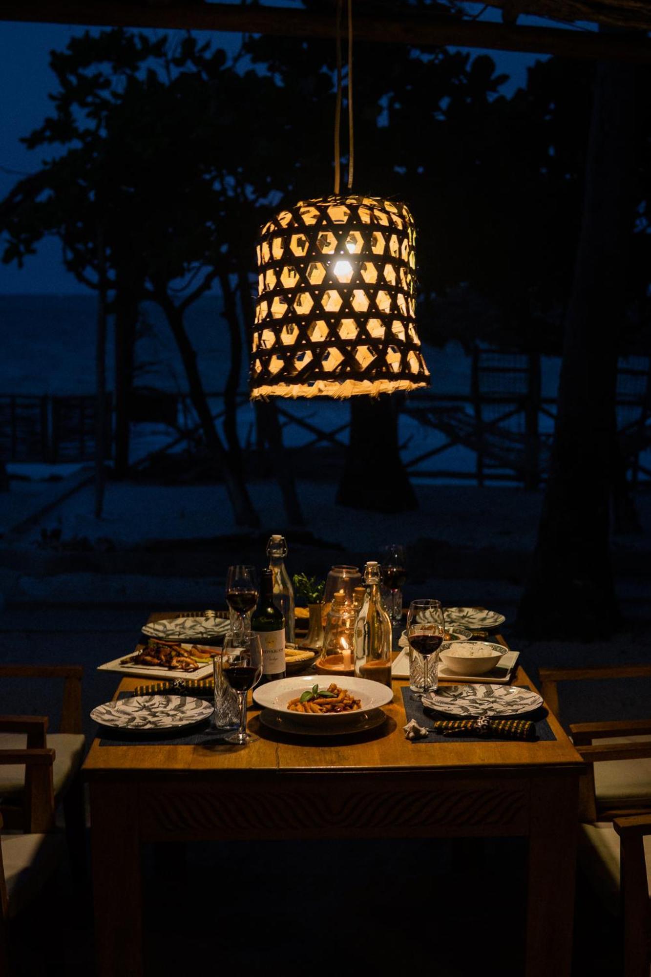 Kima Serviced Beach House & Suites Bwejuu Buitenkant foto