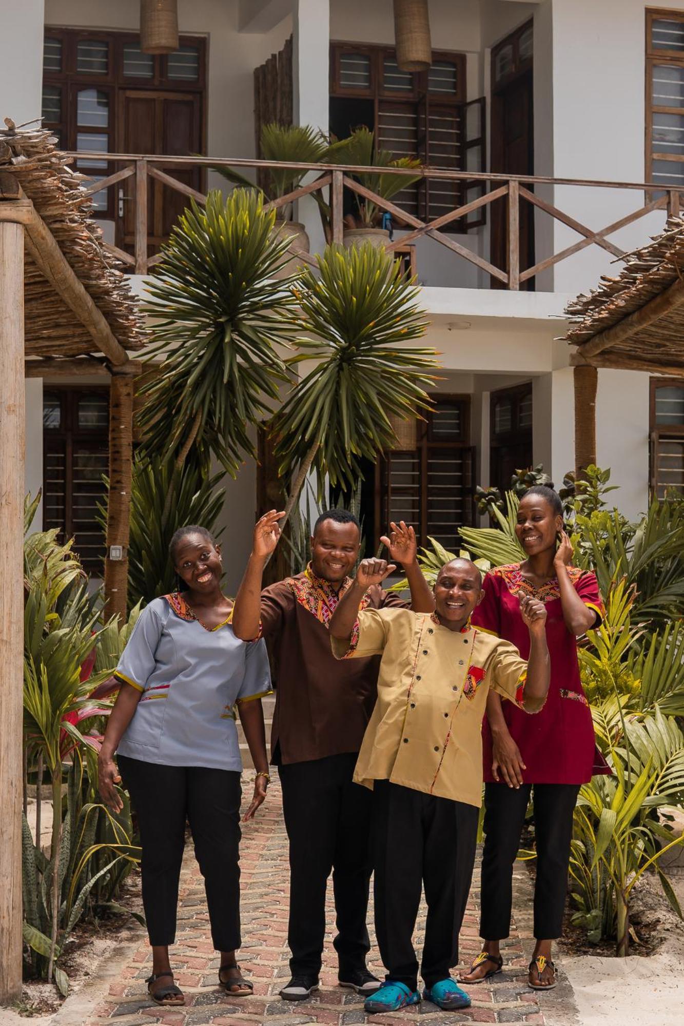 Kima Serviced Beach House & Suites Bwejuu Buitenkant foto