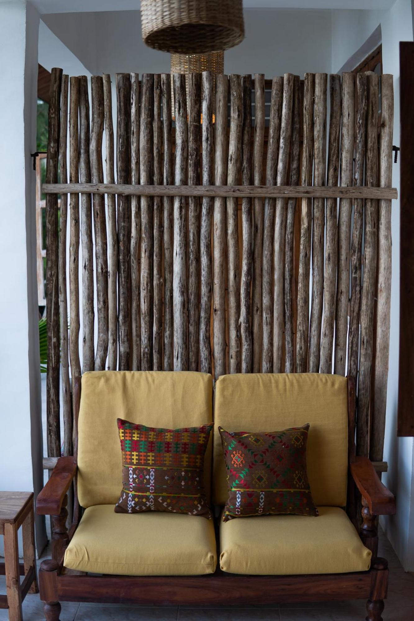 Kima Serviced Beach House & Suites Bwejuu Buitenkant foto