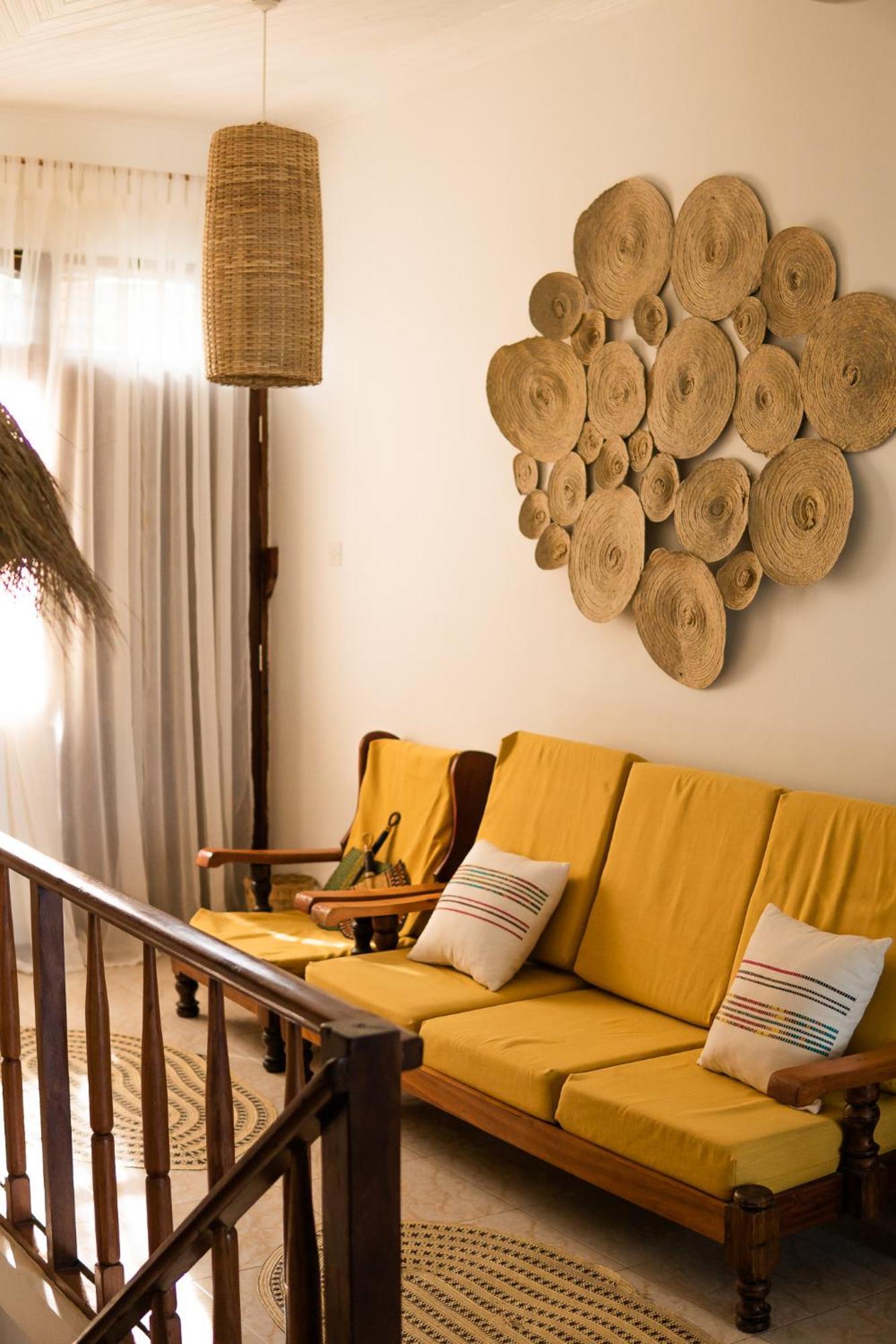 Kima Serviced Beach House & Suites Bwejuu Buitenkant foto
